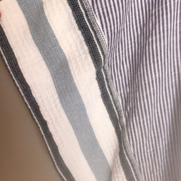 Patterned Poncho - Picture 3 of 5